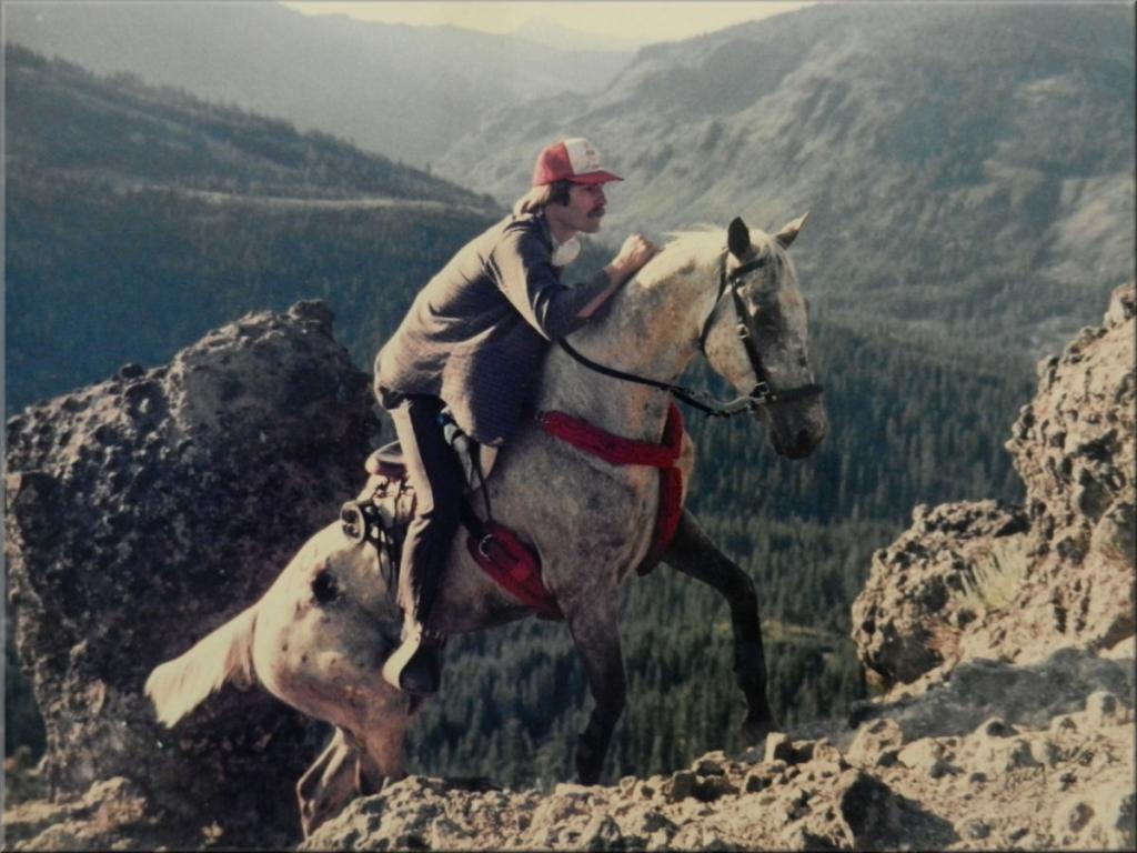 Cougar Rock : le passage le plus spectaculaire de la course. On comprend pourquoi le collier de chasse est OBLIGATOIRE.