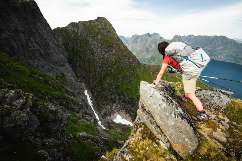 Bivouac dans les Lofoten sous le soleil de minuit