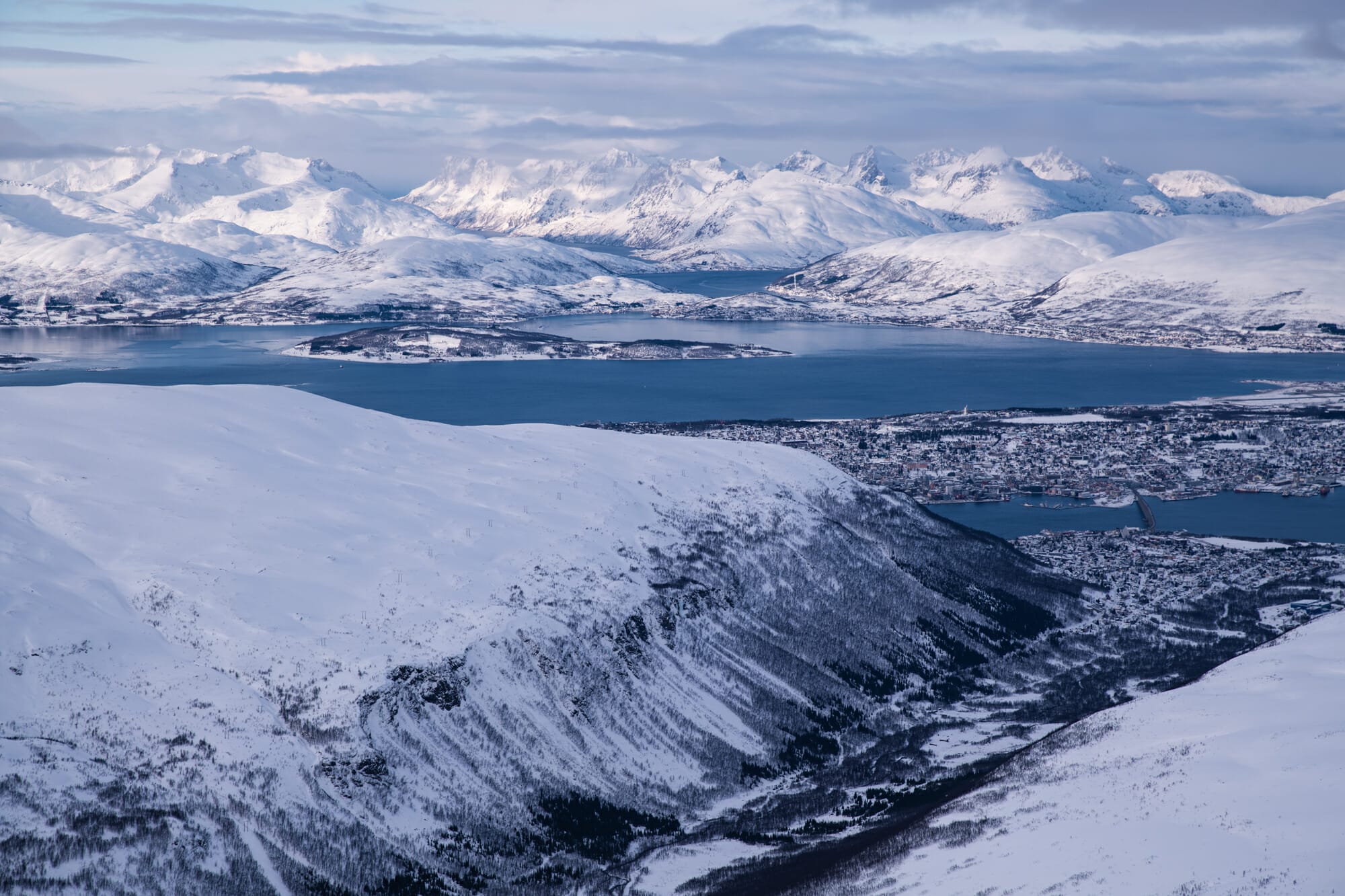 Ascension du Tromsdalstinden en raquette