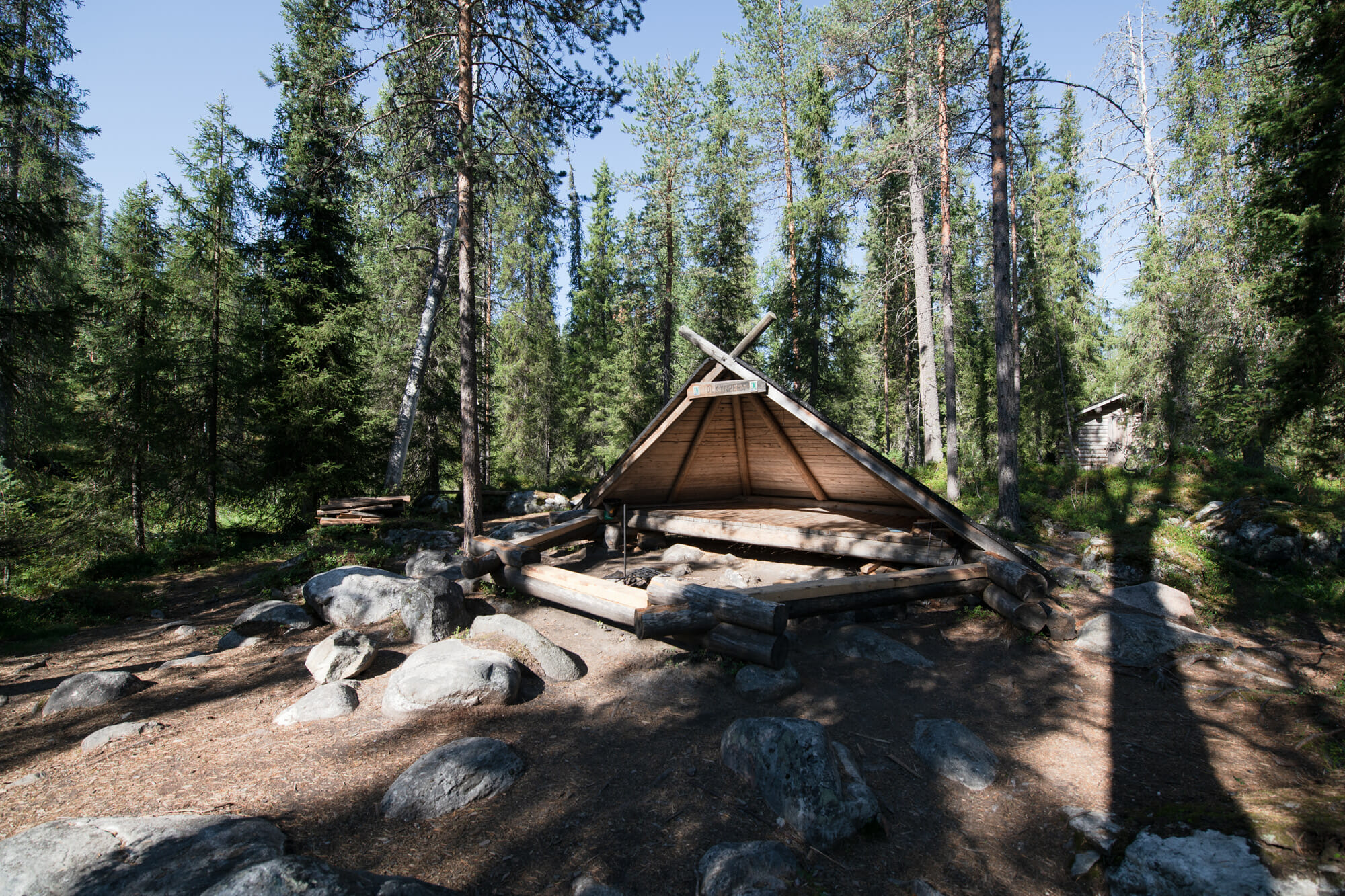 Abri à la journée pour les randonneurs en Laponie finlandaise