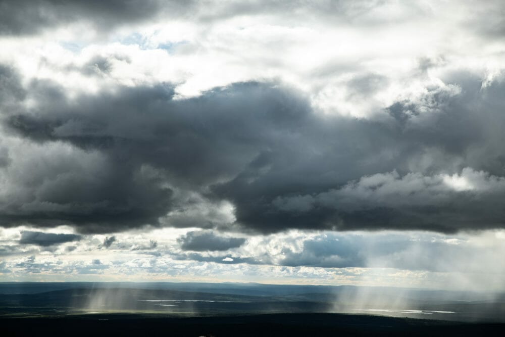 Rideaux de pluie au coeur de Pallastuntunri en Laponie finlandaise, Itinéraire de 7 jours en Laponie, parcs nationaux finlandais