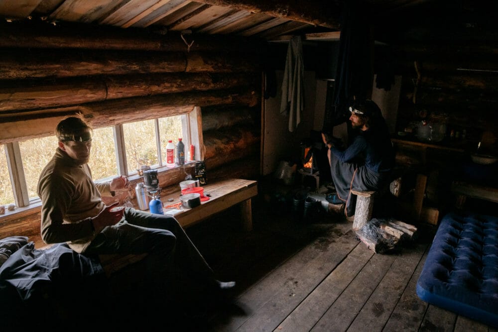 Intérieur de cabane en Finlande, Ivalojoki en Packraft, Laponie finlandaise, Zone sauvage d'Hammastunturi