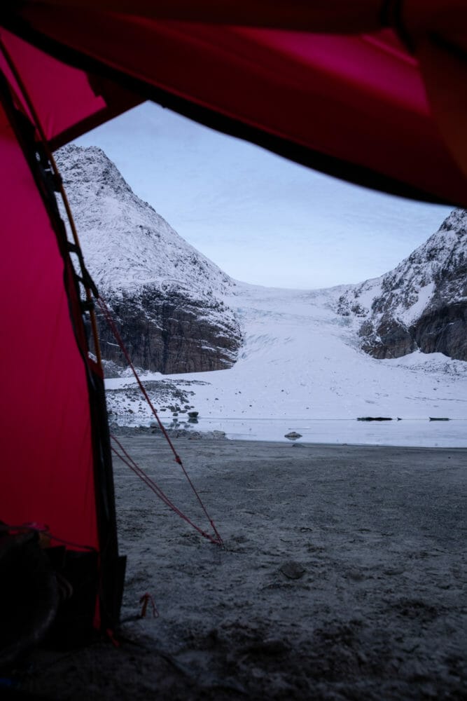 Tente au pieds du glacier de Steindalen