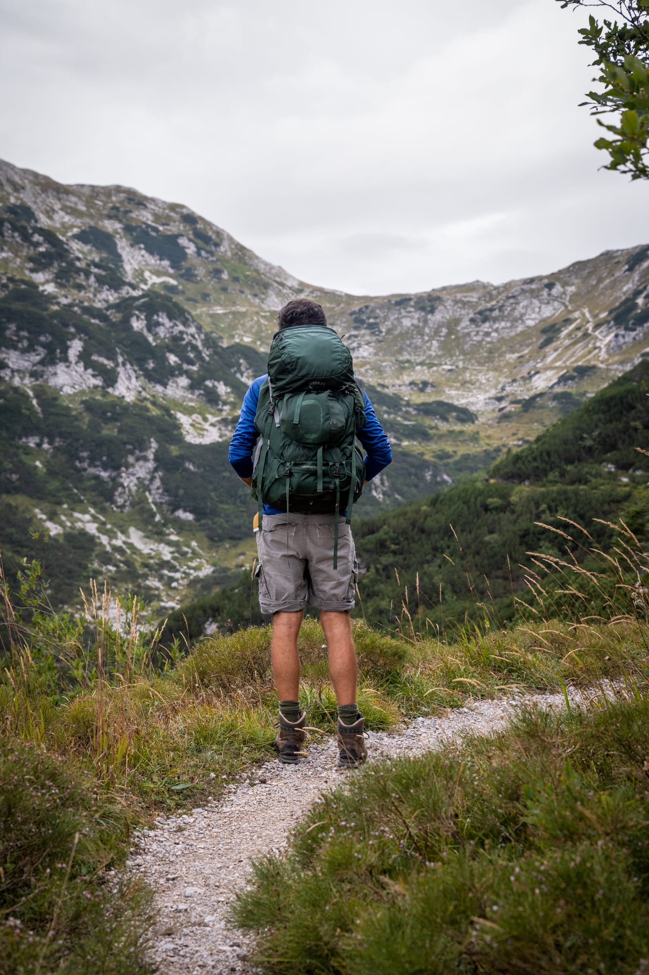 Randonnée dans le Triglav en Slovénie pendant le Packraft Trail Slovénie