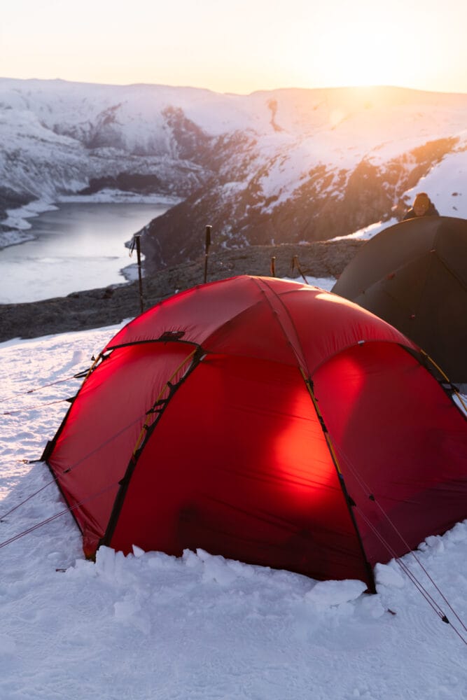 Bivouac hivernal à la Trolltunga