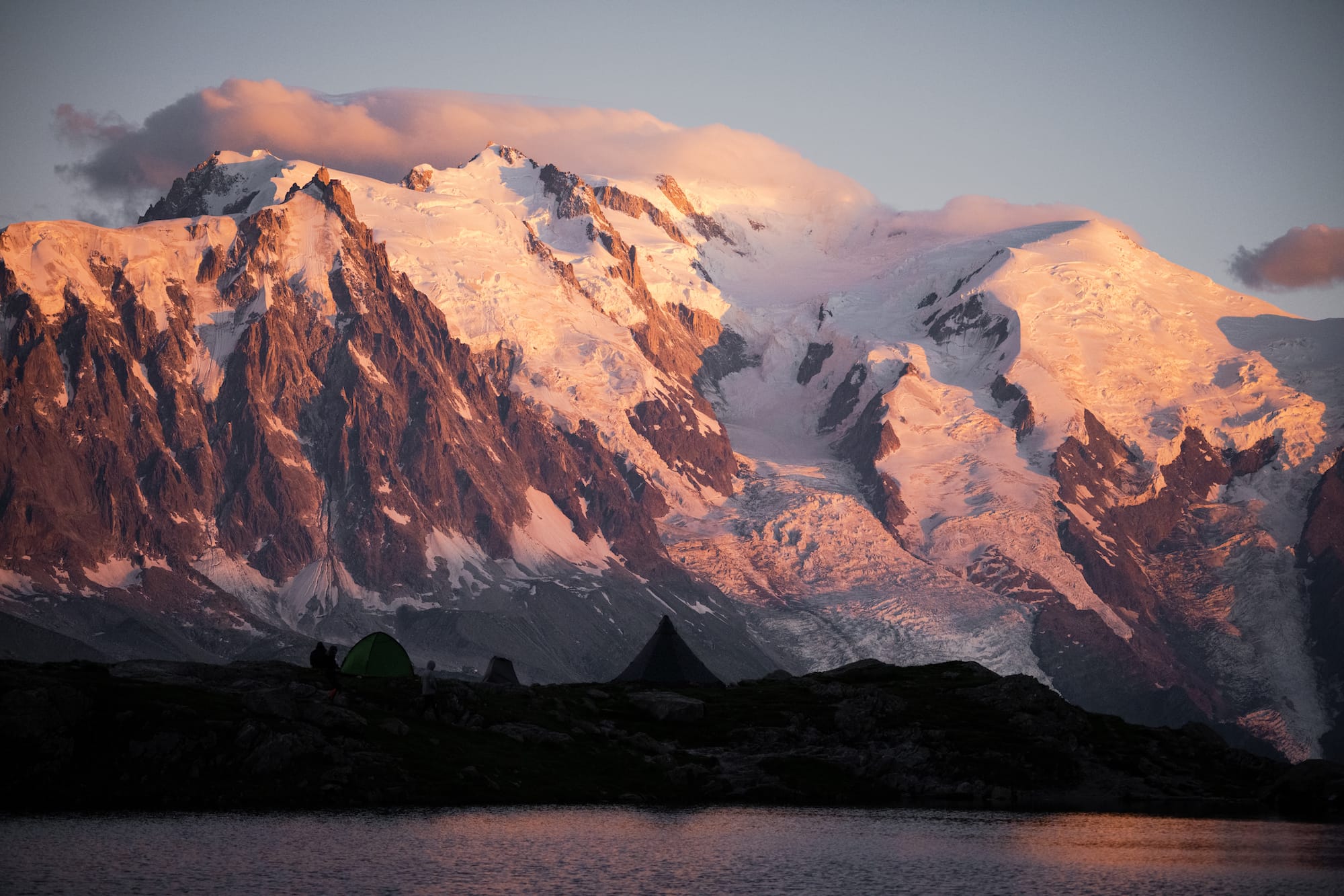 Lac des Cheserys au crépuscule