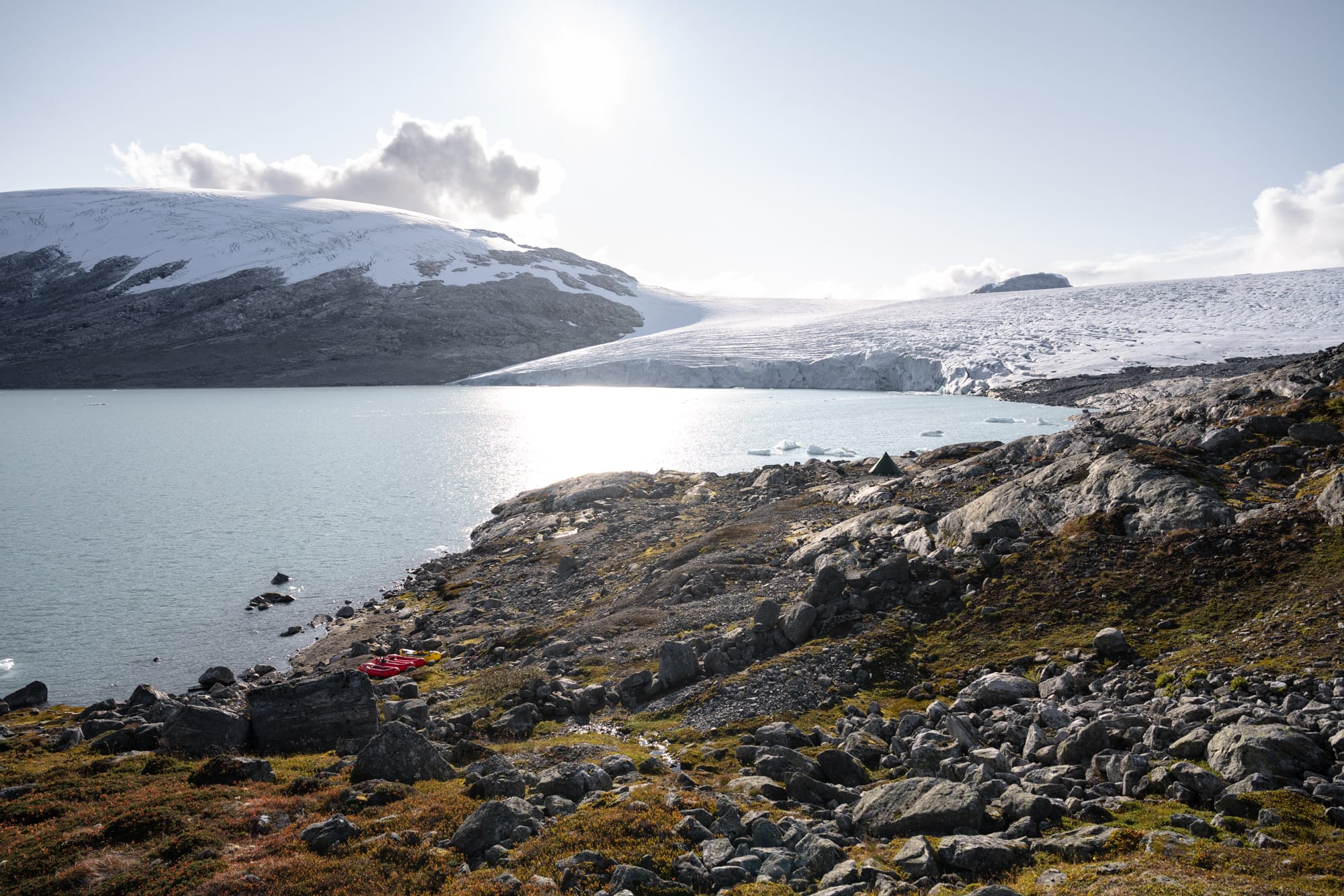 Campement en bordure du Styggevatnet et vue sur le Jostdalsbreen