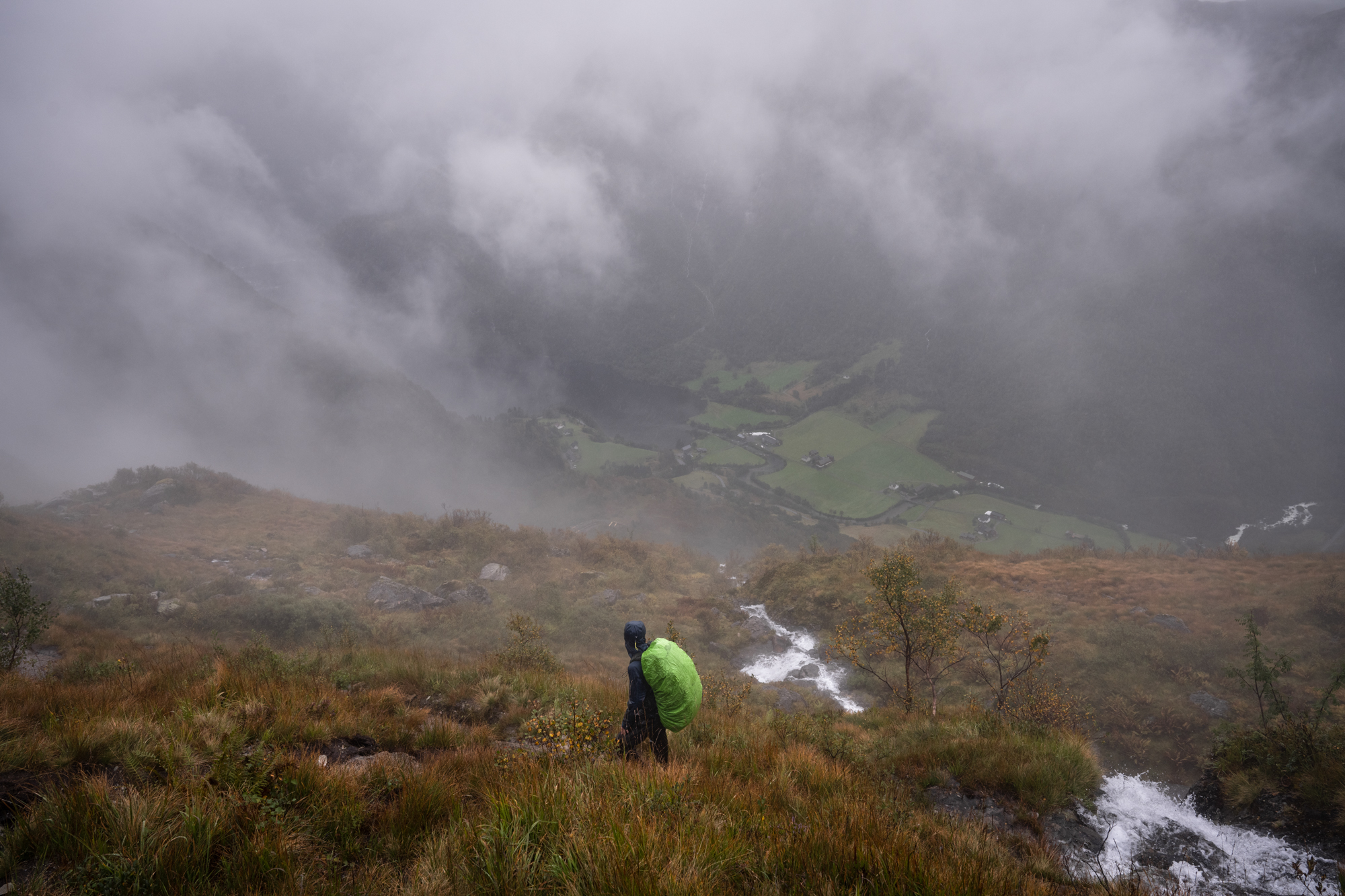 Descente vers Hyen en Norvège