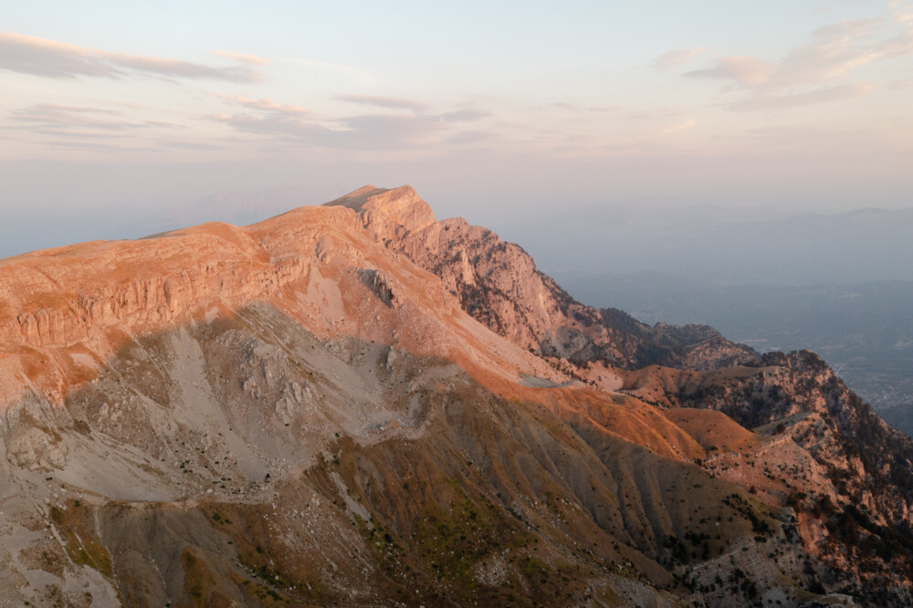 Aurore au Refuge Astraka lors du Packraft Trail Balkan
